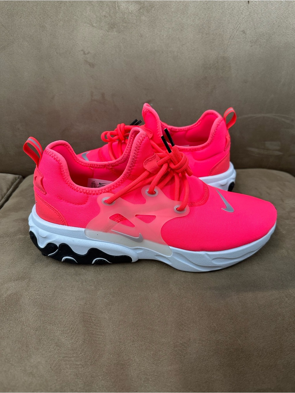 Nike presto reach laser crimson size 10.5 men’s new